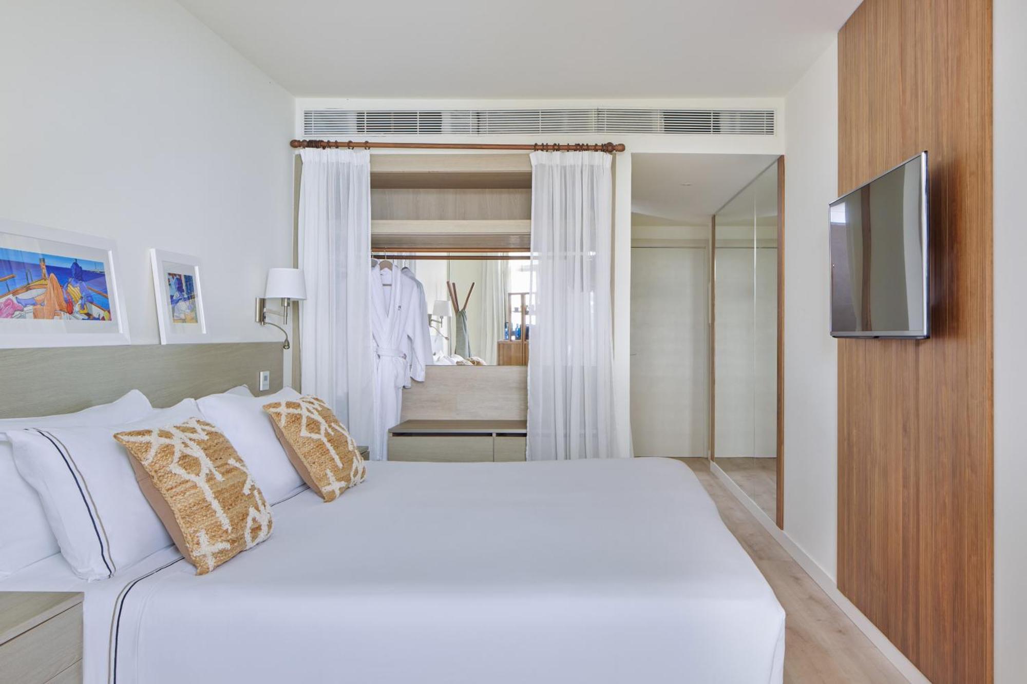 เมเลีย กาลา กัลดานา Hotel กาลากัลดานา ภายนอก รูปภาพ A bedroom at the hotel