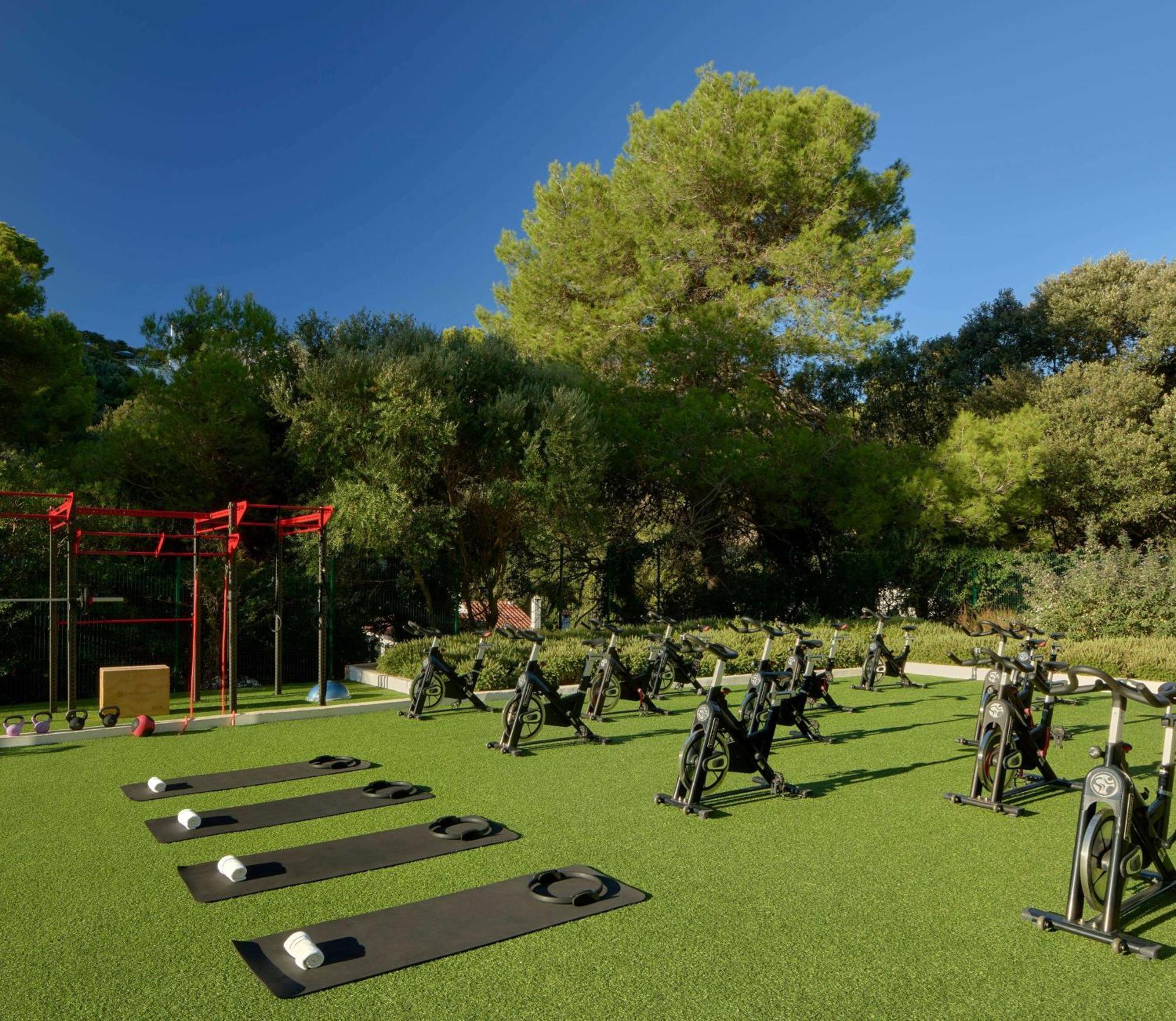 เมเลีย กาลา กัลดานา Hotel กาลากัลดานา ภายนอก รูปภาพ The outdoor fitness area
