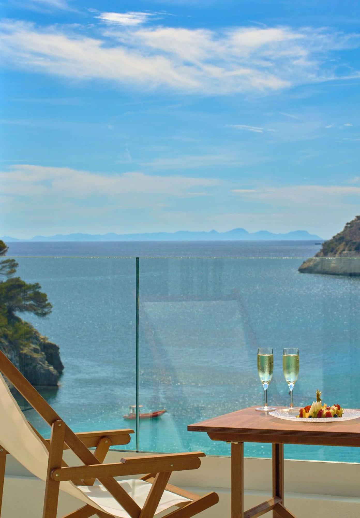 เมเลีย กาลา กัลดานา Hotel กาลากัลดานา ภายนอก รูปภาพ View of the Gulf of Naples from the Hotel