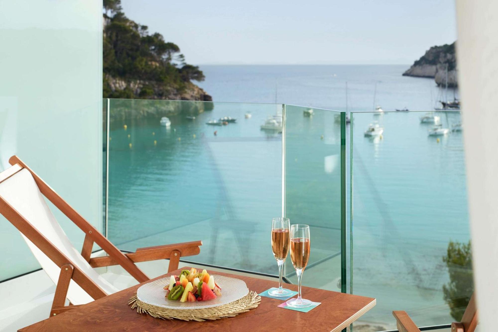 เมเลีย กาลา กัลดานา Hotel กาลากัลดานา ภายนอก รูปภาพ A view of the sea from a hotel in Tossa de Mar